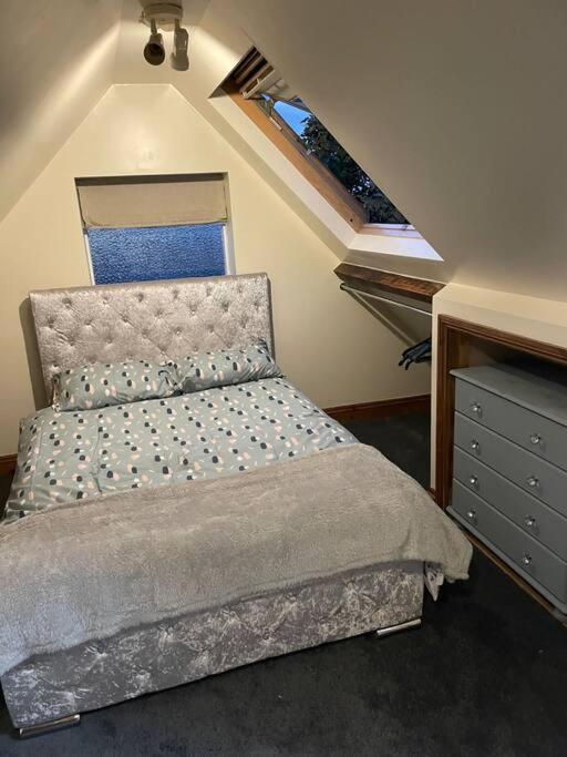 3 Double Bedroomed Flat, Acton. London, Uk Dış mekan fotoğraf