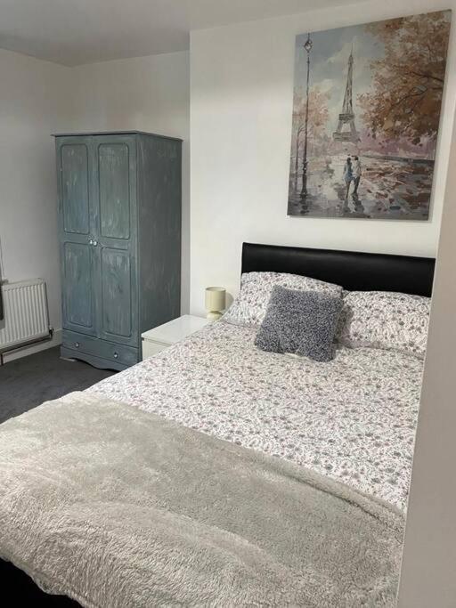 3 Double Bedroomed Flat, Acton. London, Uk Dış mekan fotoğraf